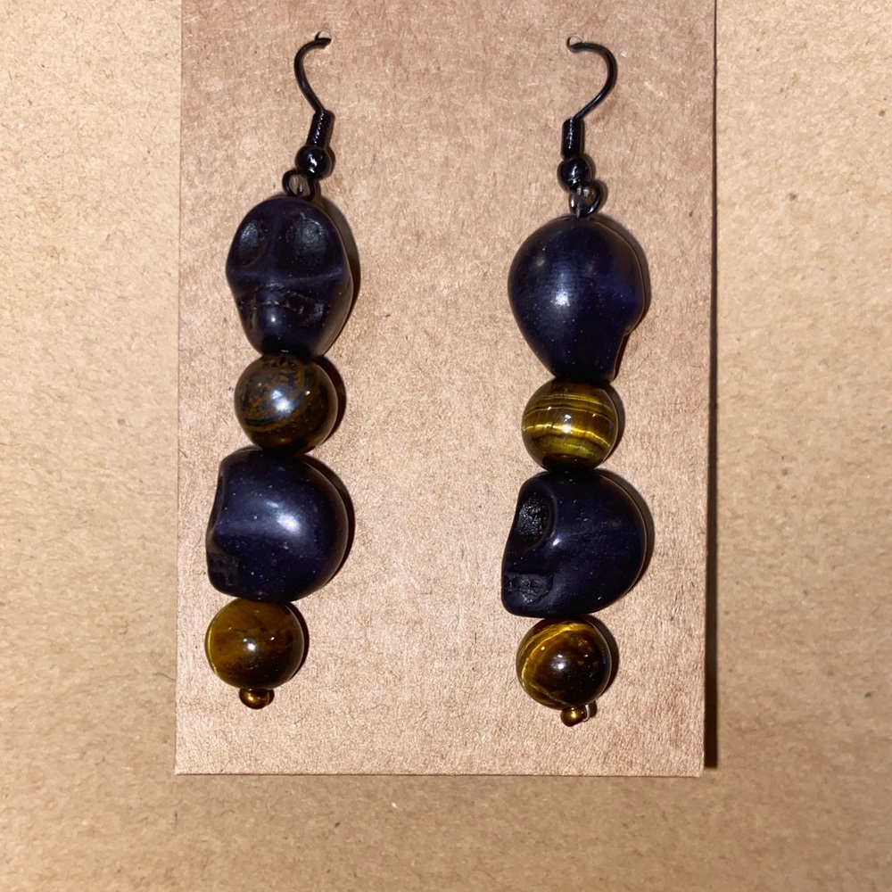 ☀️3/$9☀️ Black and Brown Skull Earrings